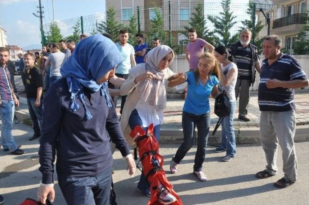 Engelli Servisi Kaza Yaptı; 6 Yaralı