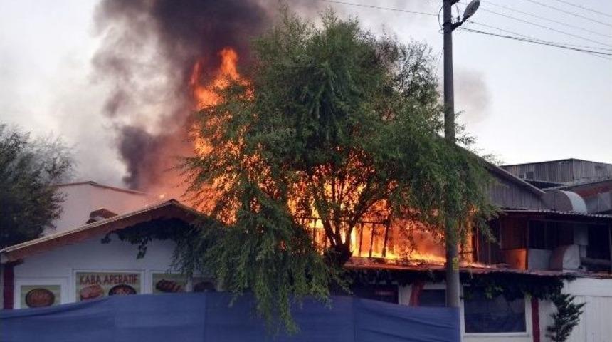 İş Yeri, Alev Alev Yandı