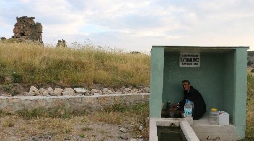 Seyitgazi&rsquo;deki &Ccedil;eşmelerden Şifa Akıyor