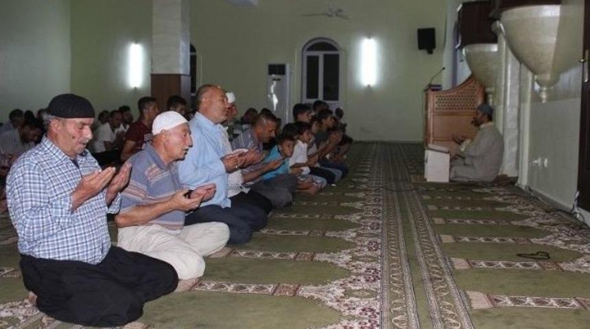 Yavuzeli İl&ccedil;esinde Kadir Gecesi Coşkusu Kutlandı