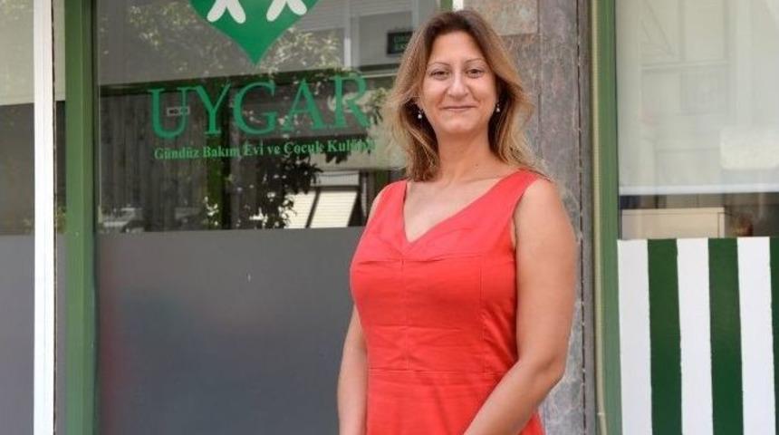 Psikolog G&uuml;neş: "anne Ve Babayla B&uuml;y&uuml;yenler &Ouml;zg&uuml;venli Oluyor"