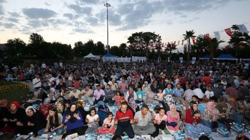 Kadir Gecesinde Vatandaşlar Pamukkale&rsquo;deki Etkinlikte Buluştu