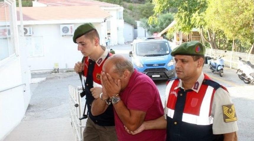 Camiden &Ccedil;alıp Bit Pazarında Sattı