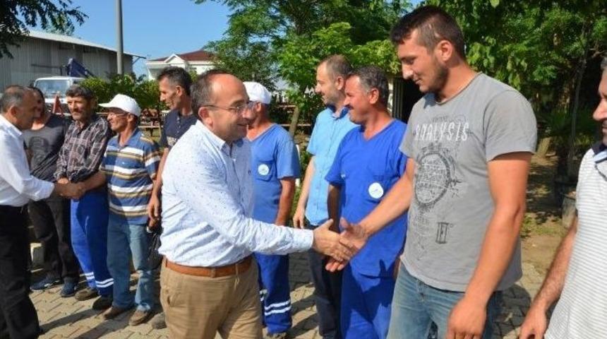 Başkan &Uuml;z&uuml;lmez Personeli İle Bayramlaştı