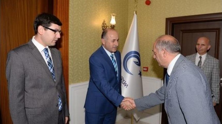 Vali Azizoğlu, Personelle Bayramlaştı