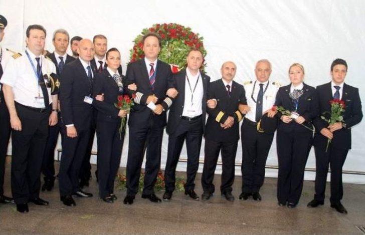 Pilotlar Ve Hostesler Terörü Lanetledi G5