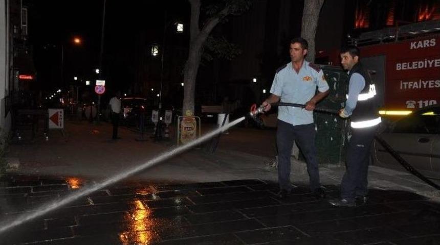 Kars Belediyesi Cadde Ve Kaldırımları Yıkıyor
