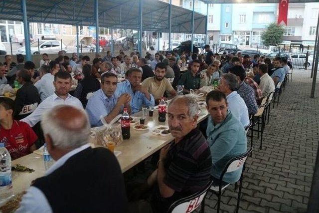 Ulaştırma Bakanı Arslan Baba Ocağında İftar Yemeği Verdi