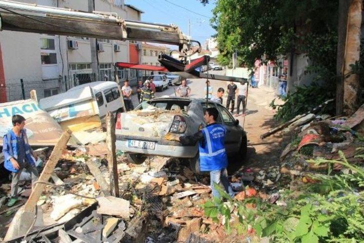 Freni Patlayan Kamyonet Dehşet Saçtı: 1 Ölü, 1 Yaralı G3