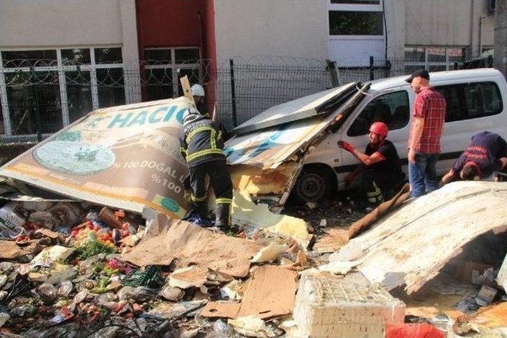 Freni Patlayan Kamyonet Dehşet Saçtı: 1 Ölü, 1 Yaralı G5