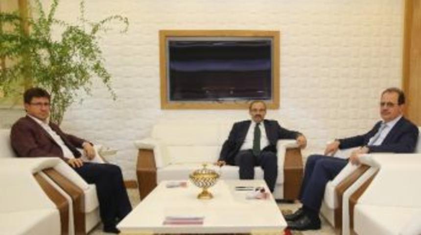 Vali Ustaoğlu&rsquo;ndan Rekt&ouml;rl&uuml;ğe Ziyaret