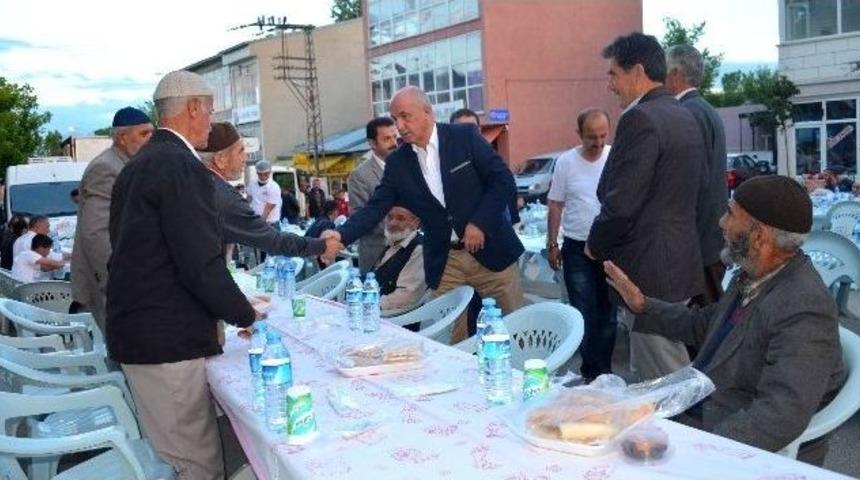 Milletvekili Ilıcalı, Sokak İftarına Ev Sahipliği Yaptı