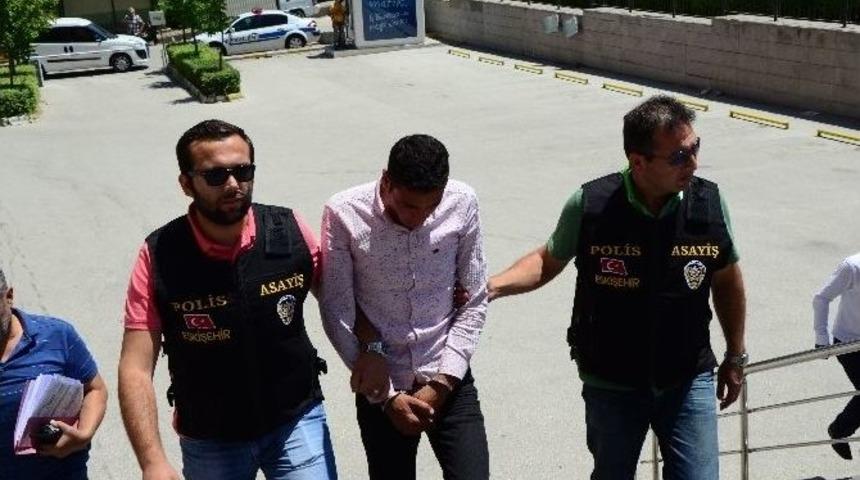 Suriyeli Dolandırıcı Su&ccedil;&uuml;st&uuml; Yakalandı