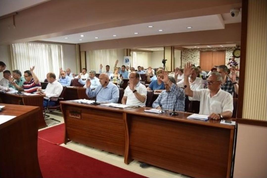 Yunusemre Belediye Meclisi Ter&ouml;r&uuml; Kınadı