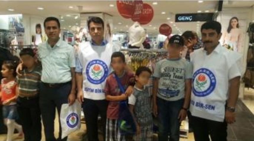 Eğitim-bir-sen Yetim &Ccedil;ocukları Sevindirdi