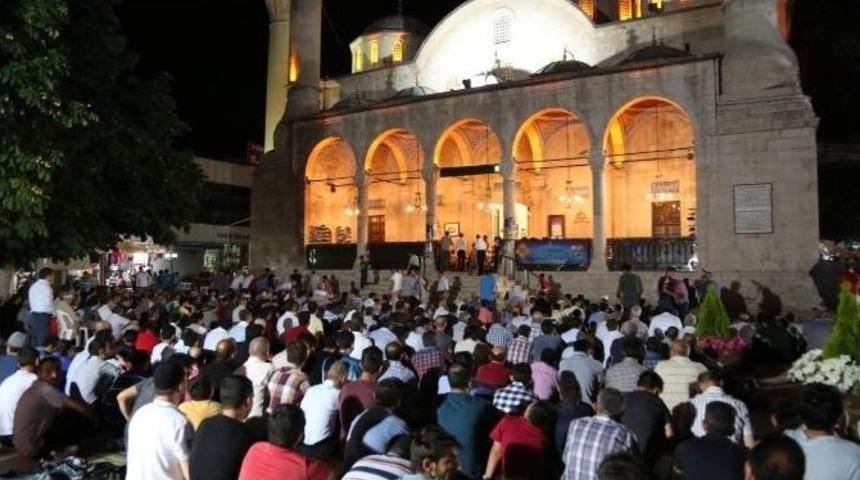 Hacı Yusuf Taş Camiinde Kadir Gecesi Programı