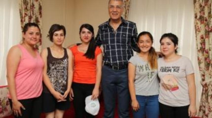 Mezitli Belediyesi, Kız &Ouml;ğrencilere Ev A&ccedil;tı