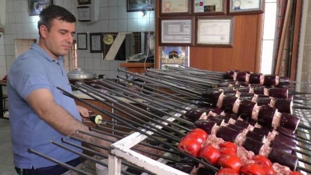 (&ouml;zel Haber) Kebaptan Vazge&ccedil;emeyenler Evlere Sipariş Veriyor