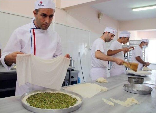 Tonlarca Baklava Gaziantep’ten Yola Çıktı