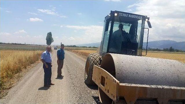 Akşehir’de Asfaltlama Çalışmaları Sürüyor