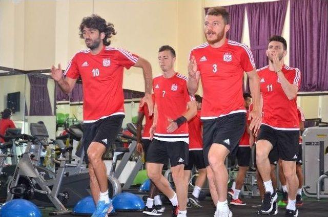 Sivasspor, Yeni Sezon Hazırlıklarına Sürdürüyor