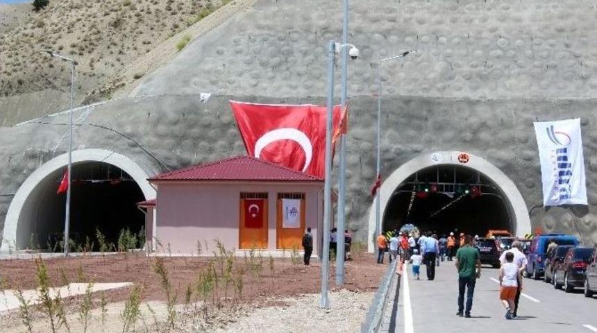 Malatya&rsquo;da &Ccedil;ebiş T&uuml;neli Trafiğe A&ccedil;ıldı