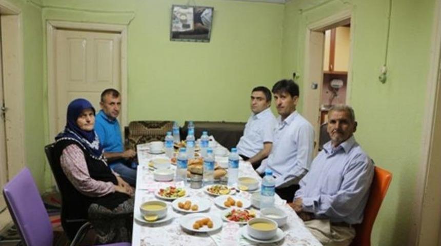 Kaymakam Karaaslan, İftar Sofralarına Konuk