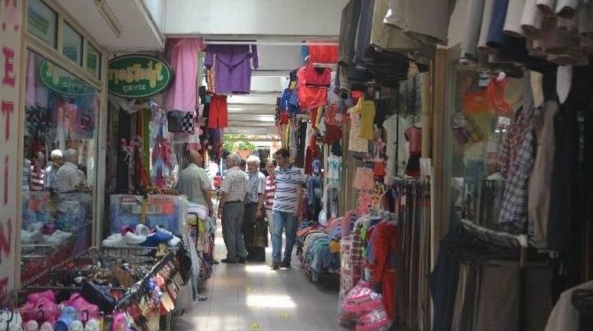 Enver Cengiz &Ccedil;arşısı Arefe G&uuml;n&uuml;n&uuml; Bekliyor