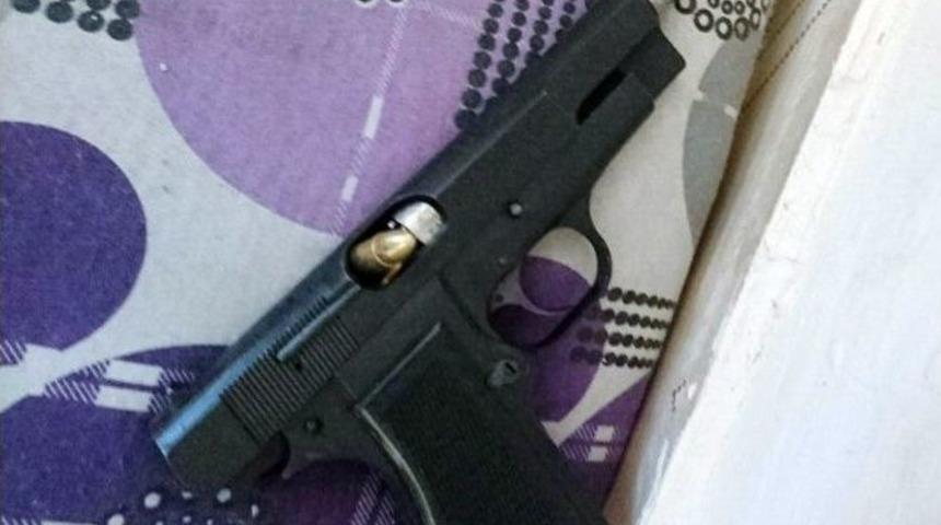 Uyuşturucu Operasyonunda Polise Silah Doğrultan Zanlı Etkisiz Hale Getirildi