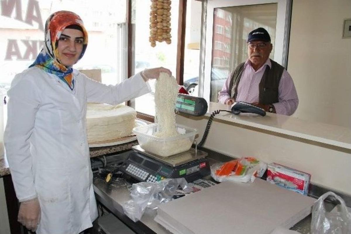 Yozgat&rsquo;ta Kadayıf&ccedil;ılar Ve Tatlıcılar Bayram Mesaisinde