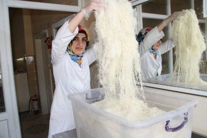 Yozgat’ta Kadayıfçılar Ve Tatlıcılar Bayram Mesaisinde G1