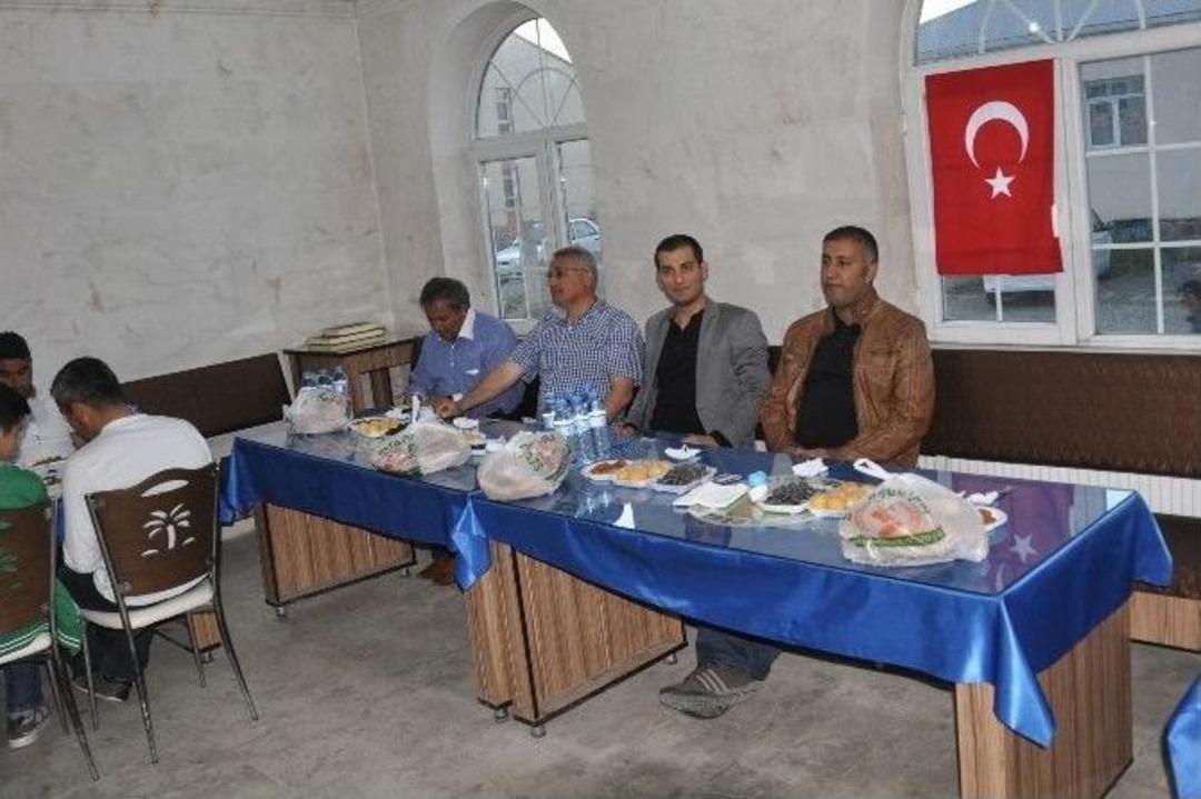Eleşkirt Kaymakamı; "ramazan Bitiyor Evimde Bir G&uuml;n İftar Yapabildim"