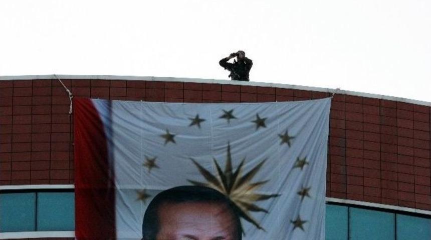 Cumhurbaşkanı Recep Tayyip Erdoğan Gaziantep Havalimanı&rsquo;nda