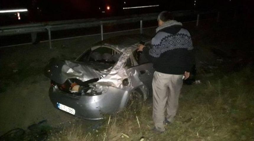 Bayram Tatiline Giden Ailenin İ&ccedil;inde Bulunduğu Otomobil Takla Attı: 7 Yaralı