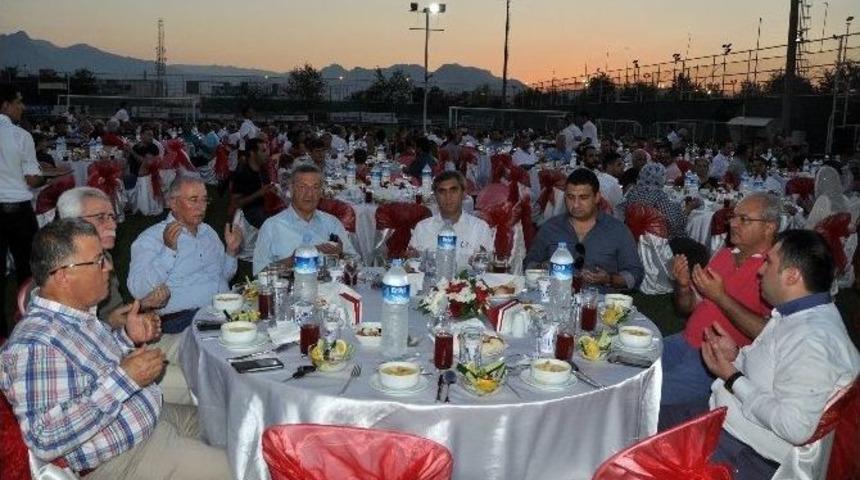 Antalyaspor Camiası İftar Yemeğinde Bir Araya Geldi