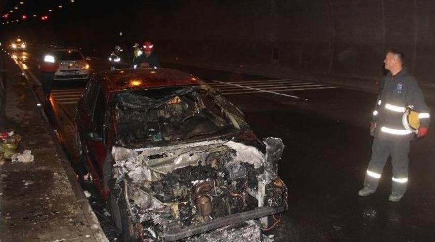 5 Kişilik Ailenin Bulunduğu Ara&ccedil;, Bolu Dağı T&uuml;neli&rsquo;nde Yandı