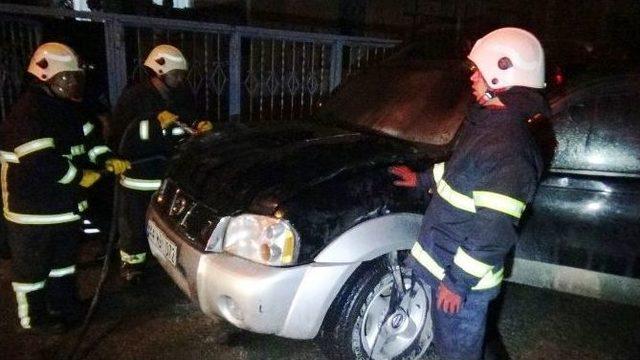 Malatya’da Sahur Vakti Araç Kundaklandı