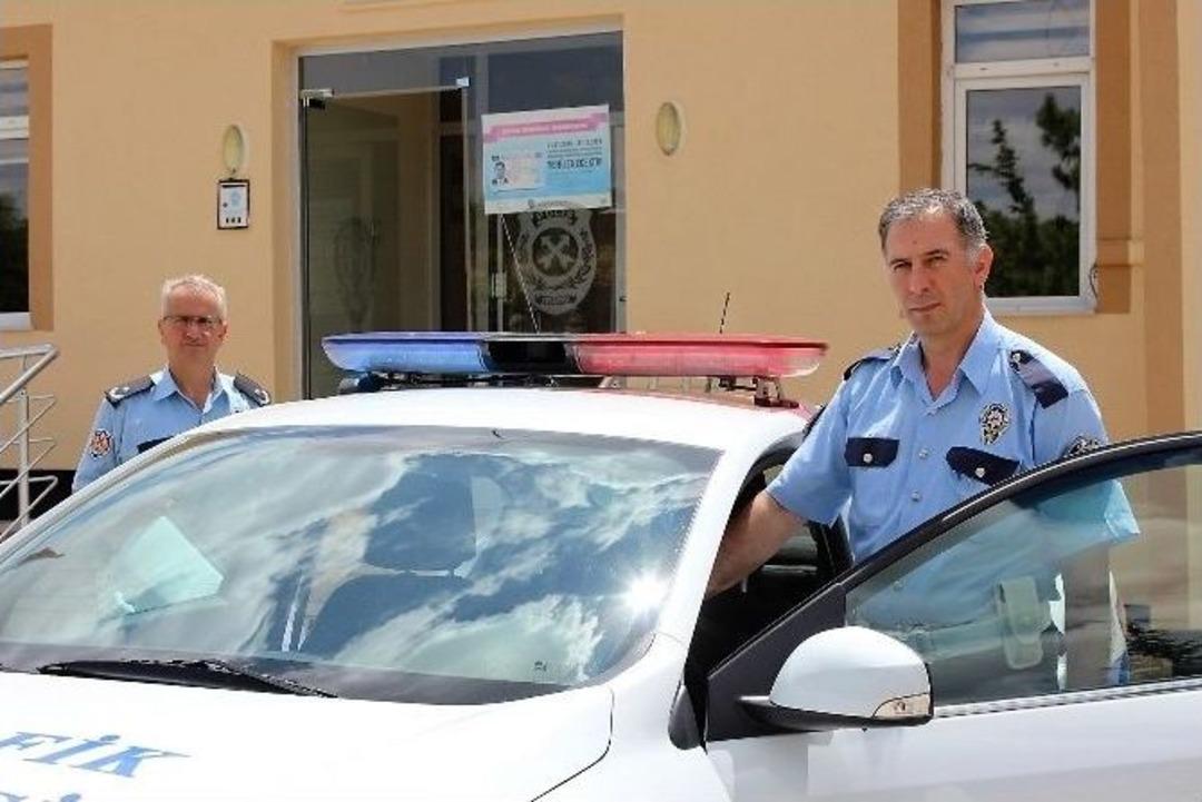 Bayram &Ouml;ncesi D260 Karayolu &Uuml;zerinde S&uuml;r&uuml;c&uuml;lere Kontroll&uuml; Ge&ccedil;iş Uyarısı