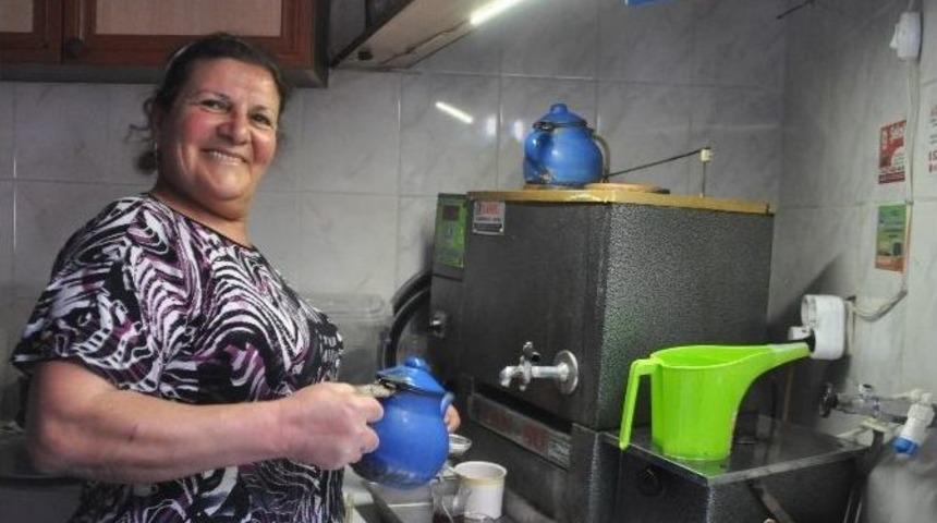 K&ouml;y Kahvesi Bir Kadına Emanet