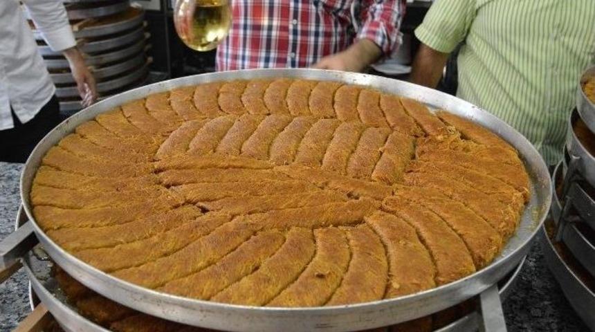 Diyarbakır&rsquo;da Tatlı Siparişleri Patladı