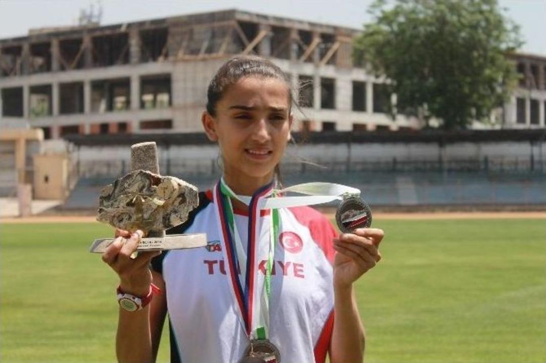 (&ouml;zel Haber) Kenar Mahalleden D&uuml;nya İkinciliğine