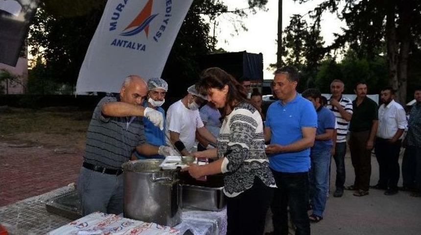 Muratpaşa İftar Sofrası G&uuml;zelbağ&rsquo;da Kuruldu