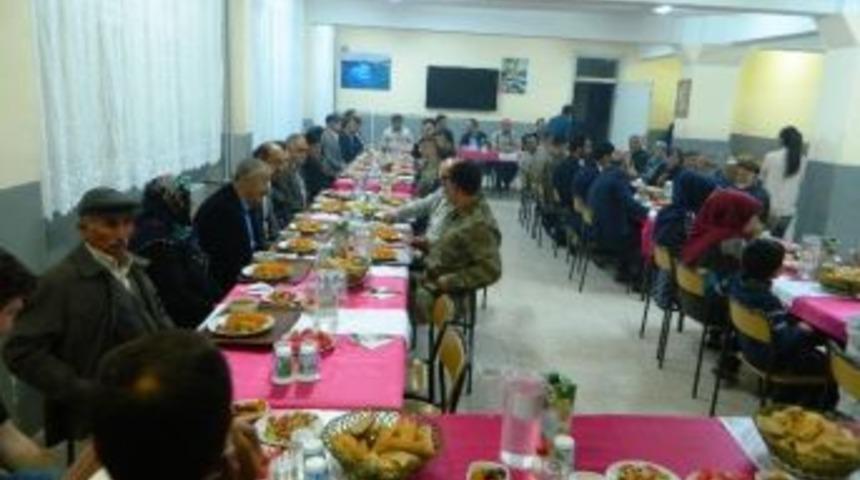 Şehit Ve Gazi Aileleri, İftar Yemeğinden Biraraya Geldi