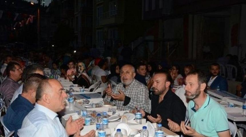 İzmit’in Son Toplu İftarı Yenişehir’de Yapıldı