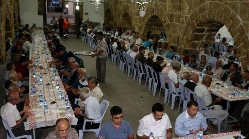 Hekimhan Belediyesi Halka İftar Verdi