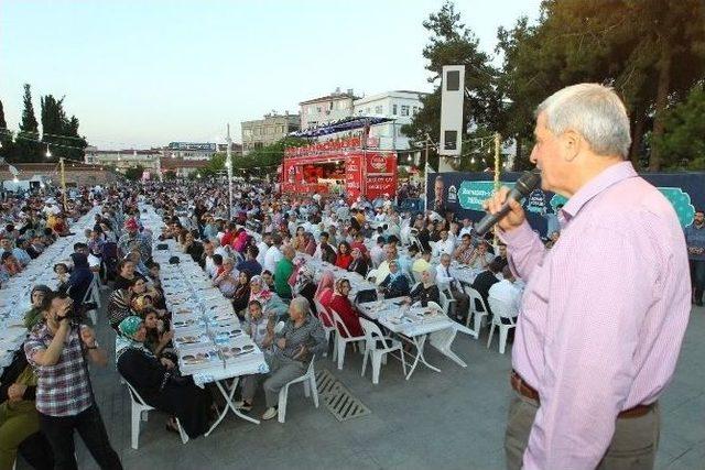 Gebze’de Binlerce Kişi İftar Sofrasında Buluştu