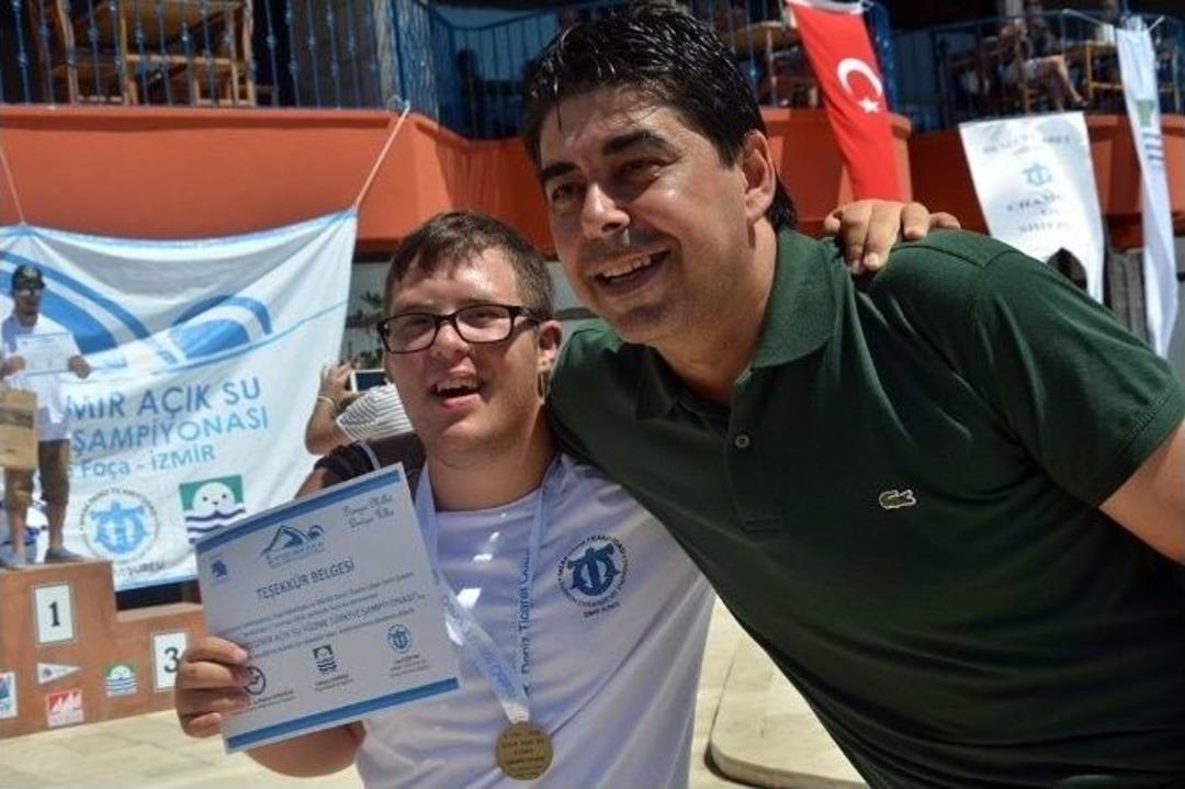 Y&uuml;z&uuml;c&uuml;ler, Fo&ccedil;a&rsquo;da Yarıştı