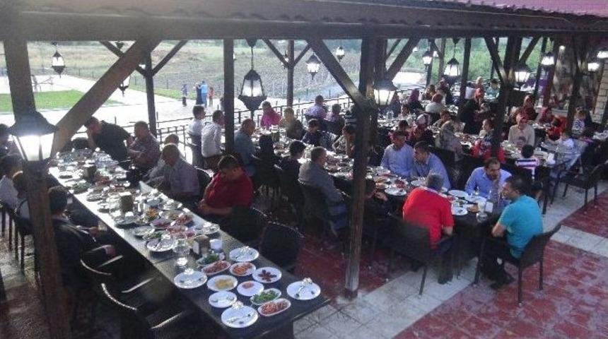 Afad &Ccedil;alışanları İftarda Bir Araya Geldi