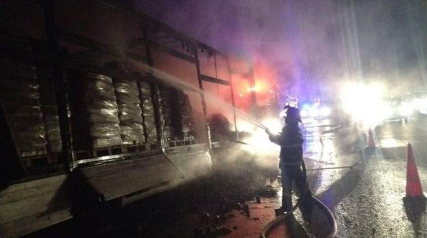 Tem&rsquo;de Tır Alev Alev Yandı