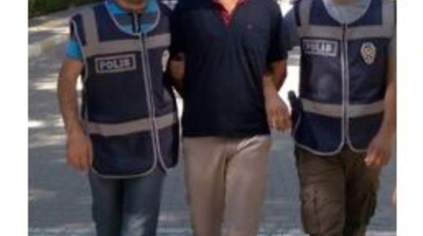 Ter&ouml;r Olaylarını Fırsat Bilerek Soygun Yapanlar G&uuml;venlik Kamerasına Yansıdı